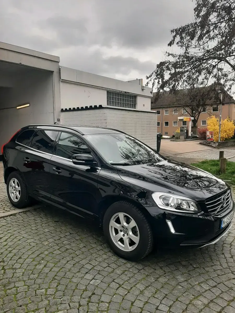 Gebraucht Volvo XC60 150 PS (110 kW) 2017 Schwarz SUV