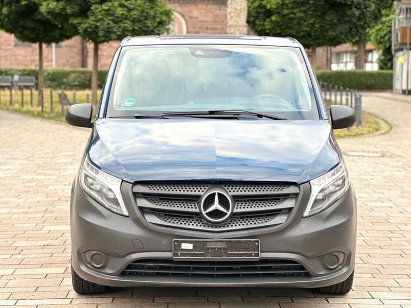 Blau Gebraucht 2015 Mercedes Vito Van / Kleinbus | 13.600 € - Bild 1/4