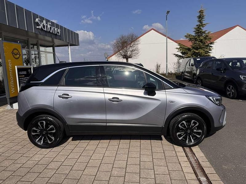 Gebraucht Opel Crossland Elegance 131 PS (96 kW) 2022 Kontrast grau/quarz silber SUV