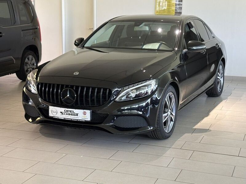 Schwarz Gebraucht 2016 Mercedes C200 Avantgarde Limousine | 15.990 € (Fairer Preis) - Bild 1/4