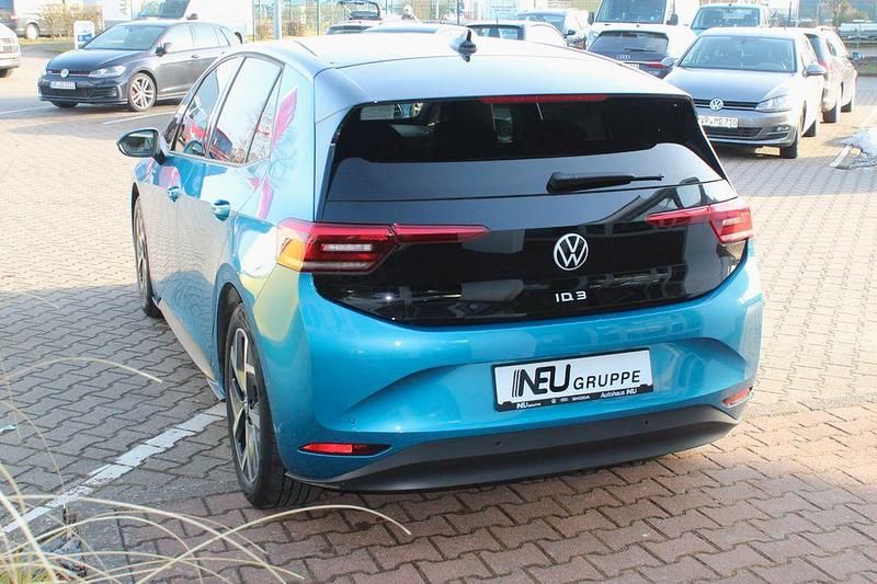 Gebraucht VW ID.3 Pro 150 kW (204 PS) 2023 Costa azul schwarz (metallic) Kleinwagen