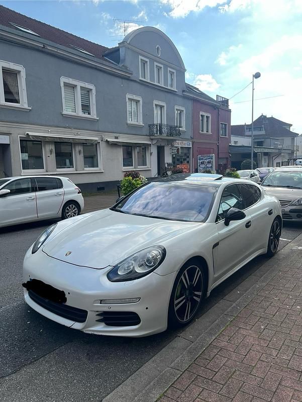 Weiß Gebraucht 2014 Porsche Panamera Limousine | 22.500 € (Guter Preis) - Bild 1/3