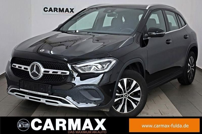 Kosmosschwarz metalliclack Gebraucht 2022 Mercedes GLA200 Style SUV | 30.900 € (Superpreis) - Bild 1/4