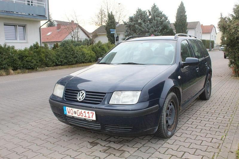 Gebraucht VW Bora Trendline 101 PS (74 kW) 2002 Blau Kombi