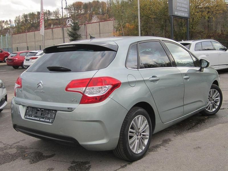 Gebraucht Citroën C4 Tendance 120 PS (88 kW) 2011 Grau Limousine