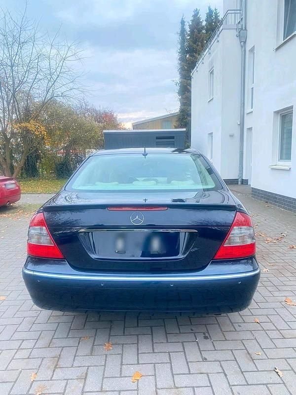 Gebraucht Mercedes E500 306 PS (225 kW) 2004 Blau Limousine