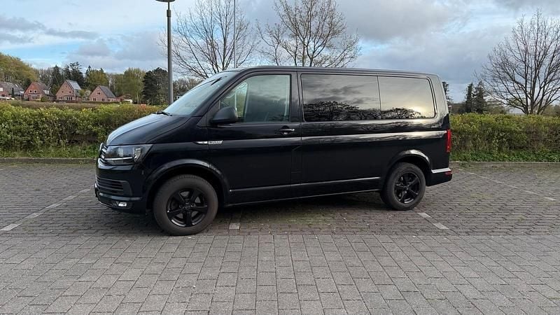 Gebraucht VW Multivan Black Edition 102 PS (75 kW) 2016 Schwarz Van / Kleinbus