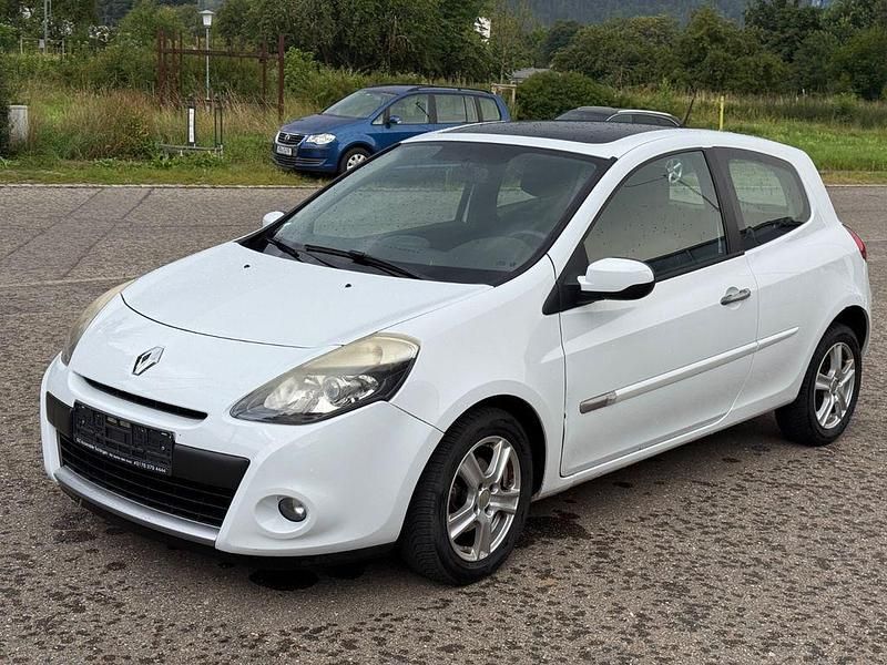Weiß Gebraucht 2010 Renault Clio III Dynamique | 3.950 € (Fairer Preis) - Bild 1/4