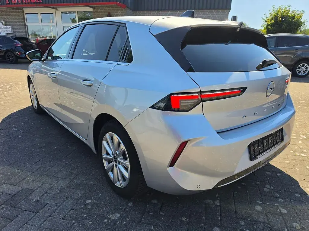Gebraucht Opel Astra Elegance 131 PS (96 kW) 2023 Silber Kleinwagen