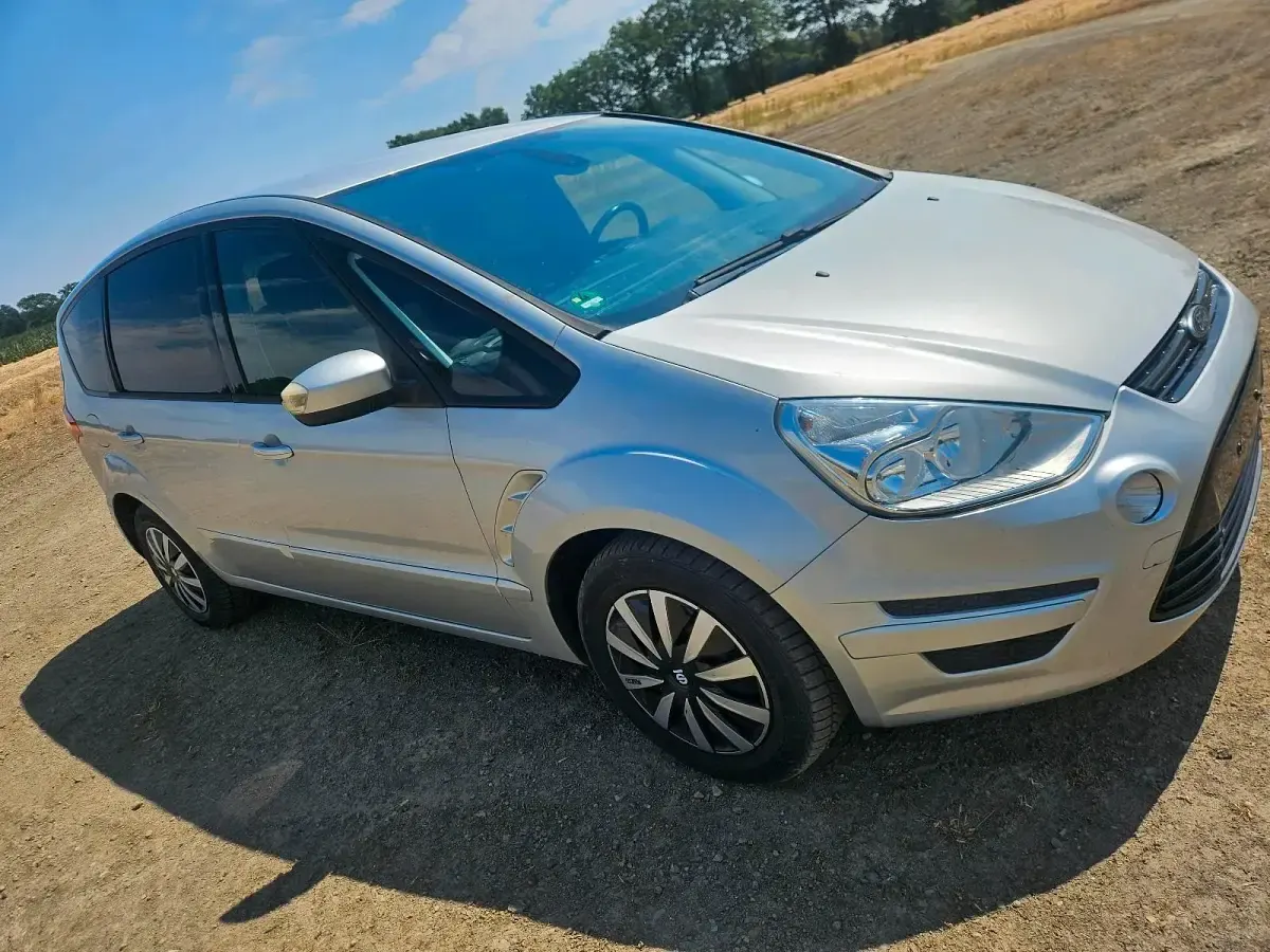 Gebraucht Ford S-MAX 140 PS (102 kW) 2011 Silber Van / Kleinbus