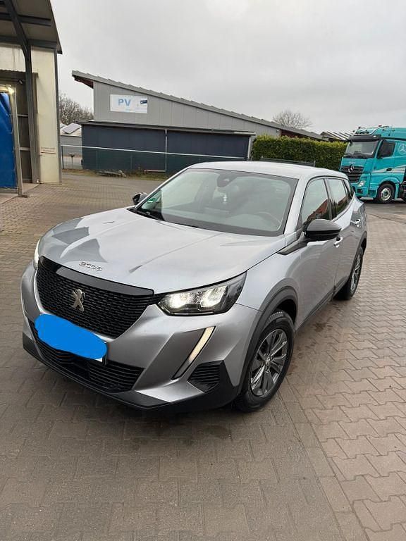 Grau Gebraucht 2022 Peugeot 2008 Allure SUV | 11.500 € (Superpreis) - Bild 1/4
