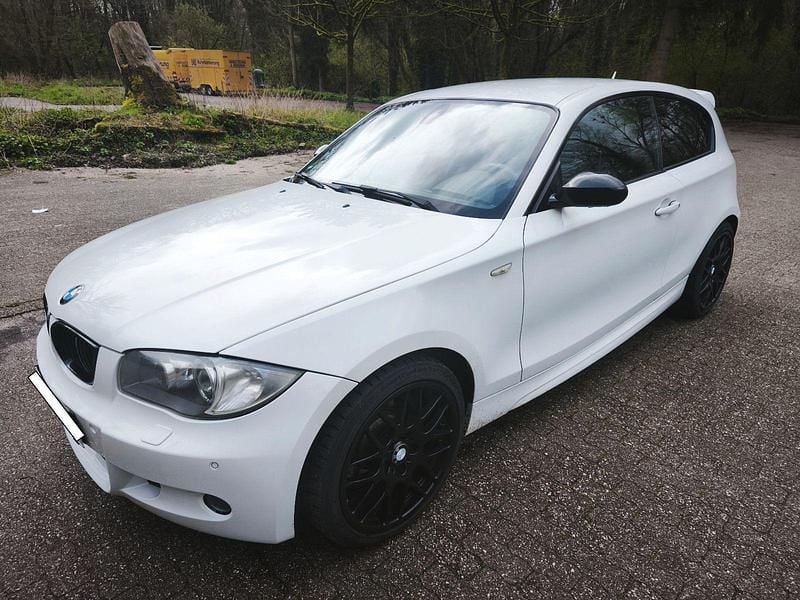 Gebraucht BMW 130 M Sport 258 PS (189 kW) 2007 Weiß Kleinwagen