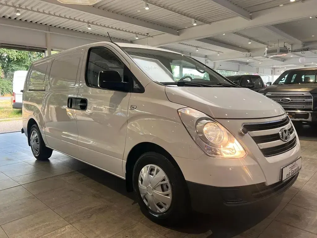 Gebraucht Hyundai H-1 116 PS (85 kW) 2016 Weiß Van / Kleinbus
