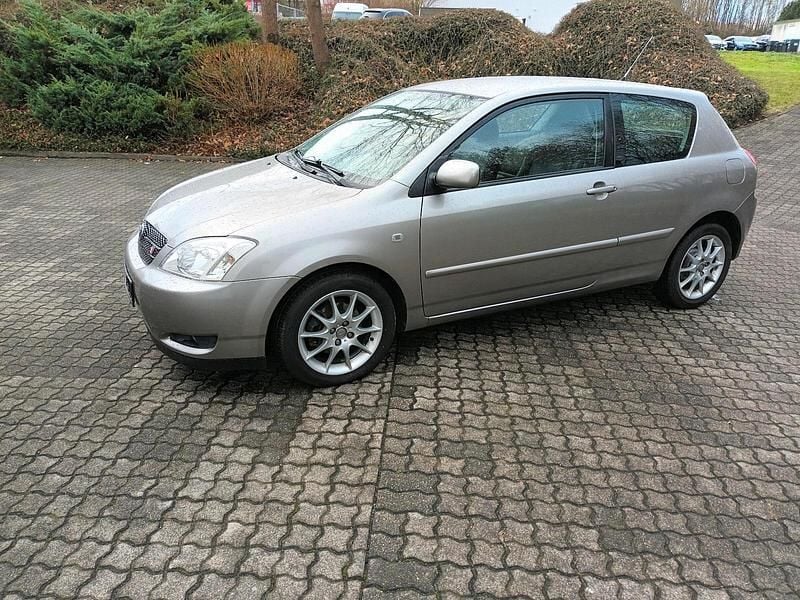 Grau Gebraucht 2002 Toyota Corolla Limousine | 2.899 € (Guter Preis) - Bild 1/4