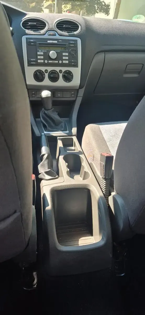 Używany Ford Focus 101 KM (74 kW) 2006 Srebrny Kombi