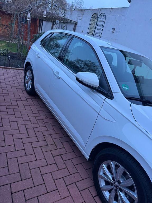 Gebraucht VW Polo Highline 95 PS (69 kW) 2019 Weiß Kleinwagen