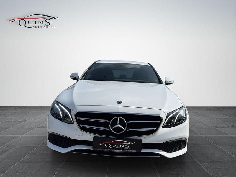 Gebraucht Mercedes E220 194 PS (142 kW) 2019 Weiß Limousine