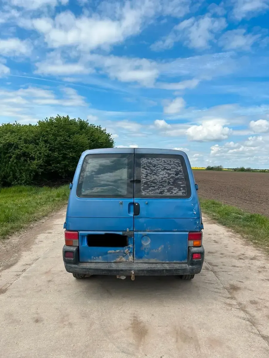 Second-hand VW Transporter 102 CP (75 kW) 1999 Albastru Van