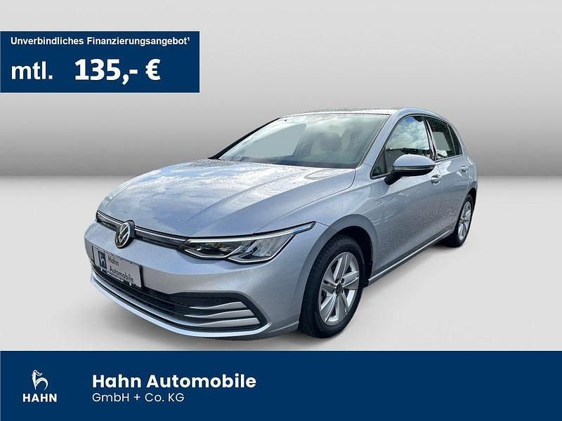 Reflexsilber metallic Gebraucht 2022 VW Golf Life Limousine | 19.490 € (Fairer Preis) - Bild 1/3