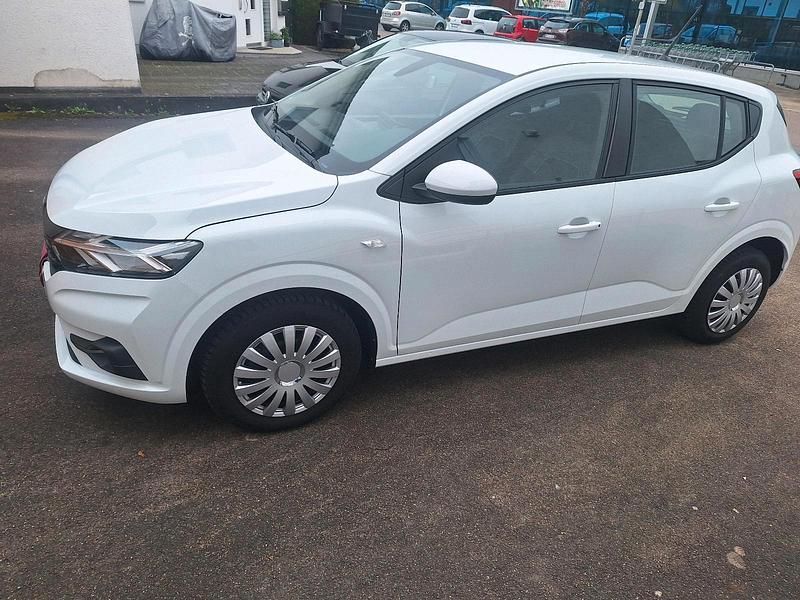Gebraucht Dacia Sandero 67 PS (49 kW) 2021 Weiß Kleinwagen