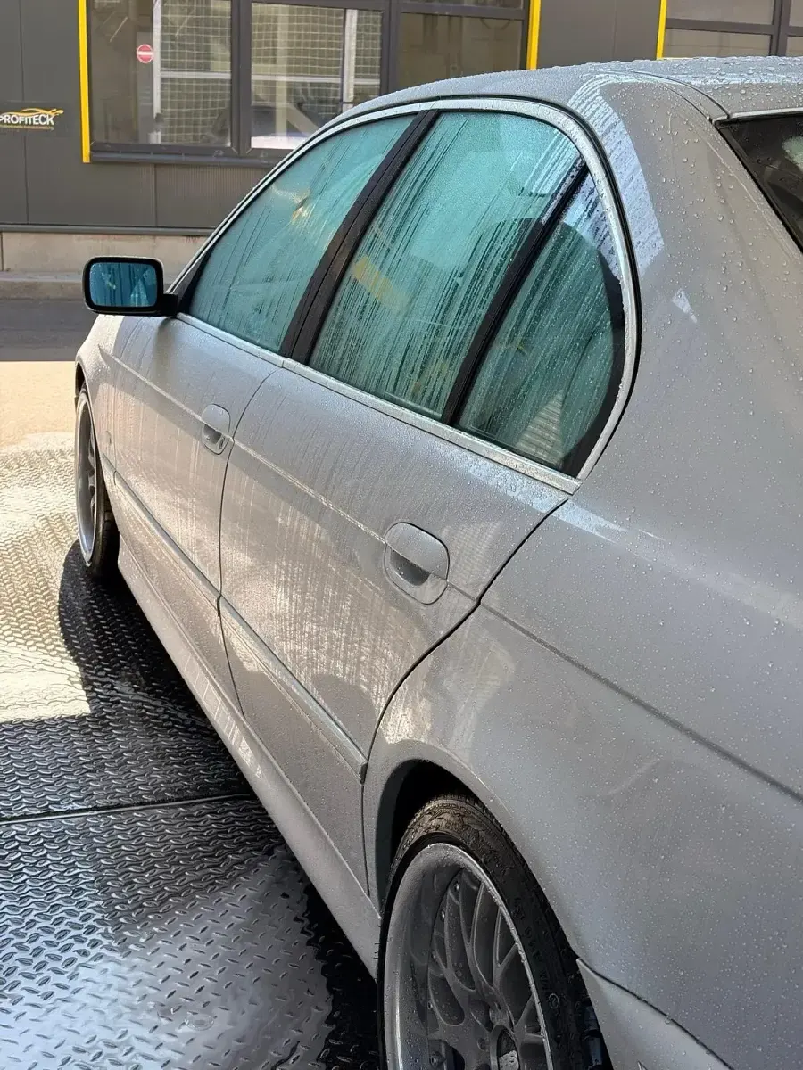 Gebraucht BMW 535 Sport Line 235 PS (172 kW) 2001 Silber Limousine