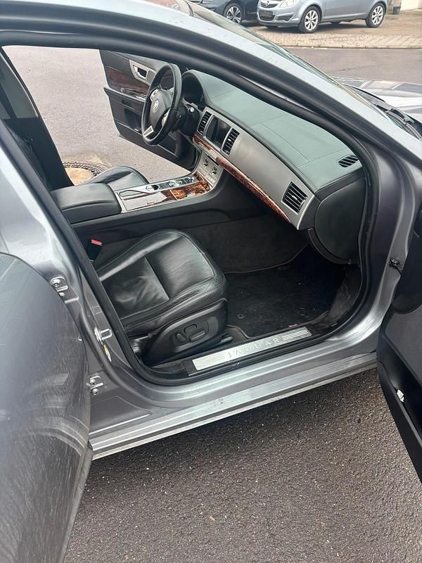 Gebraucht Jaguar XF 241 PS (177 kW) 2010 Grau Limousine