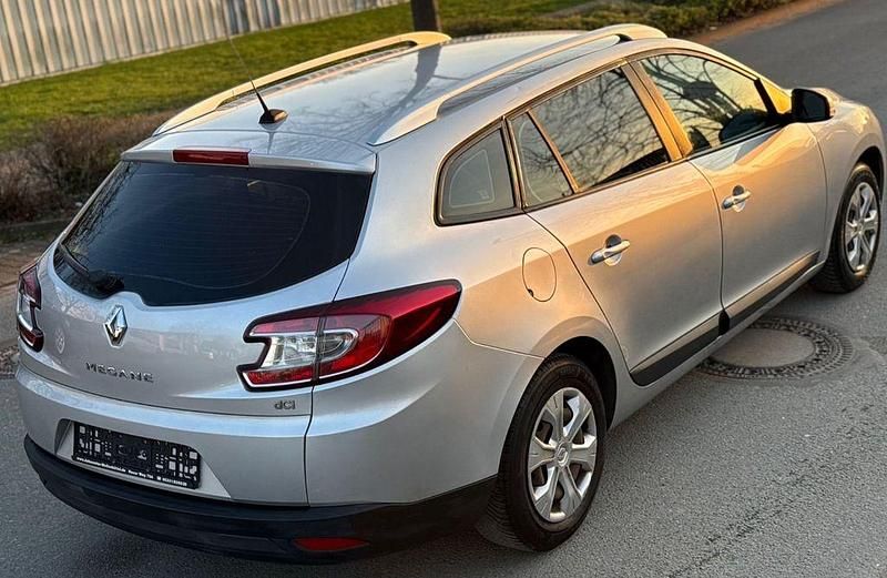 Gebraucht Renault Mégane III Expression 106 PS (77 kW) 2012 Grau Limousine