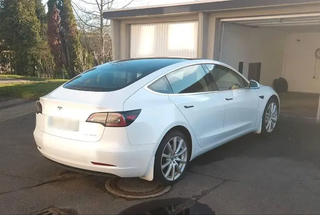 Gebraucht Tesla Model 3 324 kW (441 PS) 2020 Weiß Limousine