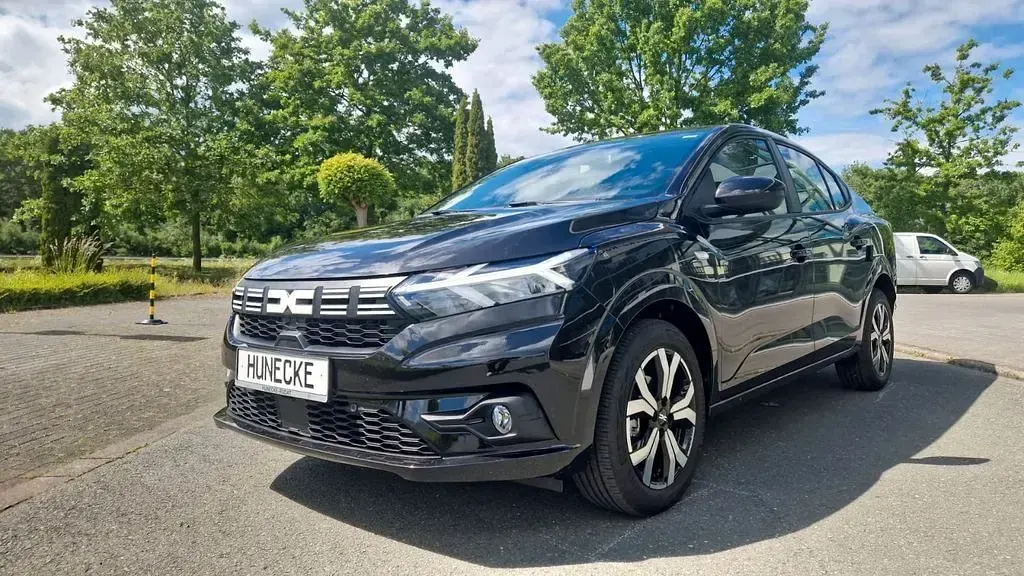 Używany Dacia Logan 91 KM (66 kW) 2024 Czarny Sedan/Limuzyna