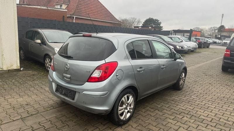 Gebraucht Opel Corsa Active 95 PS (69 kW) 2013 Silber Limousine