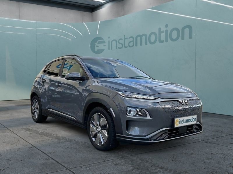 Grau Gebraucht 2020 Hyundai Kona Advantage SUV | 19.395 € (Teuer) - Bild 1/4