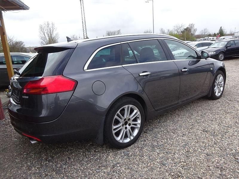 Gebraucht Opel Insignia Cosmo 179 PS (131 kW) 2010 Grau Kombi
