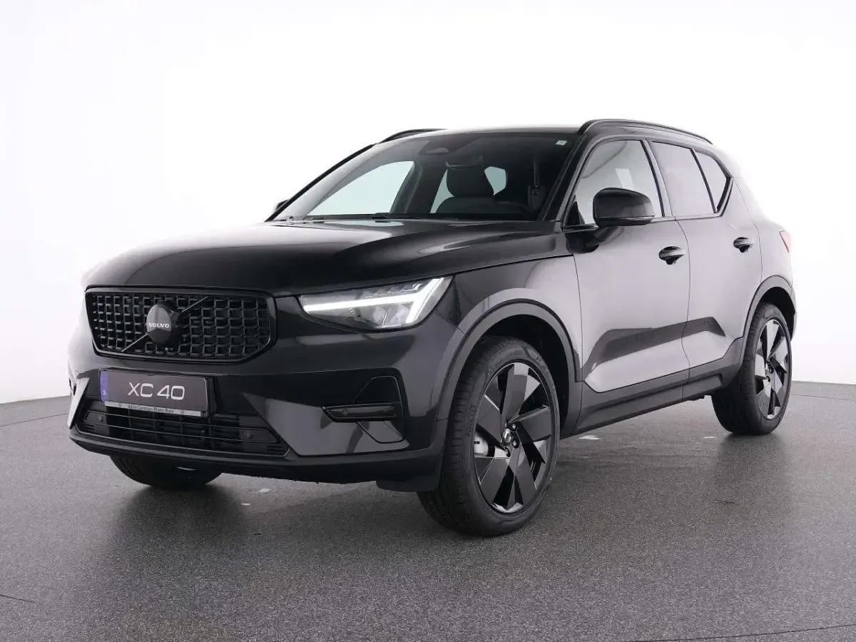 Gebraucht Volvo XC40 Plus 163 PS (119 kW) 2025 Schwarz SUV