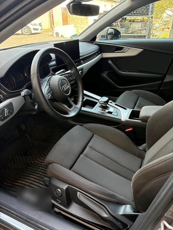 Gebraucht Audi A4 Comfort 190 PS (139 kW) 2019 Grau Kombi