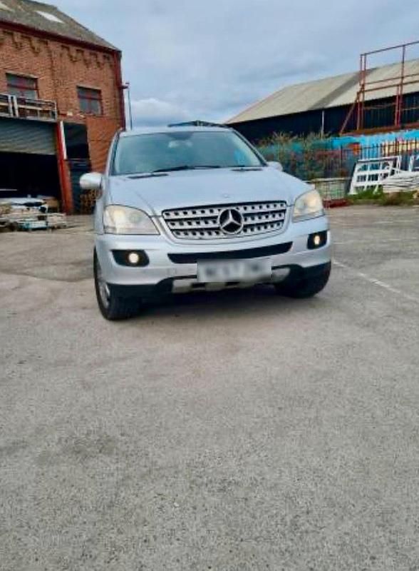 Gebraucht Mercedes ML320 224 PS (164 kW) 2008 Silber SUV