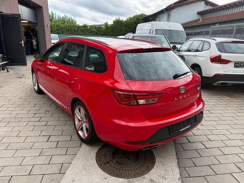 Second-hand Seat Leon ST FR 184 CP (135 kW) 2014 Roșu Break