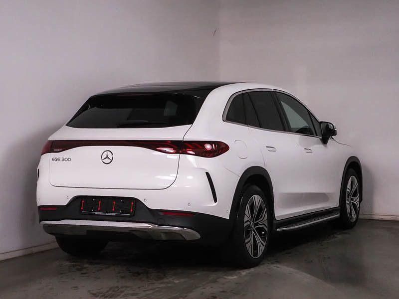 Gebraucht Mercedes EQE300 180 kW (245 PS) 2024 Weiß SUV