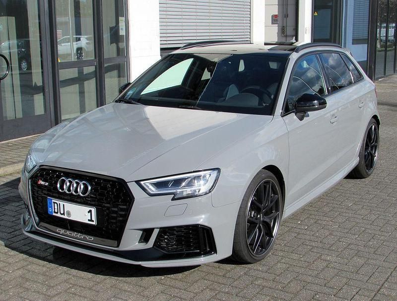 Gebraucht Audi RS3 Ambiente 400 PS (294 kW) 2017 Grau Limousine