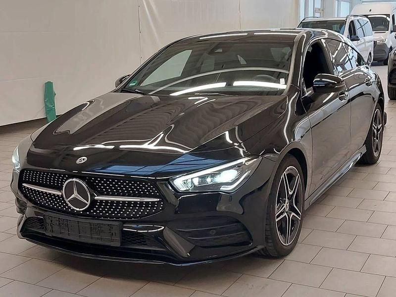 Schwarz Gebraucht 2023 Mercedes CLA200 Shooting Brake AMG line Kombi | 27.800 € (Fairer Preis) - Bild 1/4