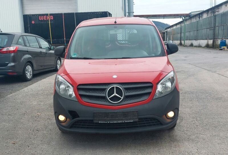 Rot Gebraucht 2016 Mercedes Citan 111 Van / Kleinbus | 4.500 € (Superpreis) - Bild 1/4