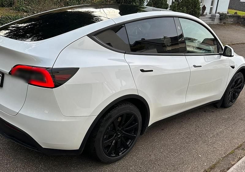 Gebraucht Tesla Model Y Long Range RWD 255 kW (347 PS) 2024 Weiß SUV