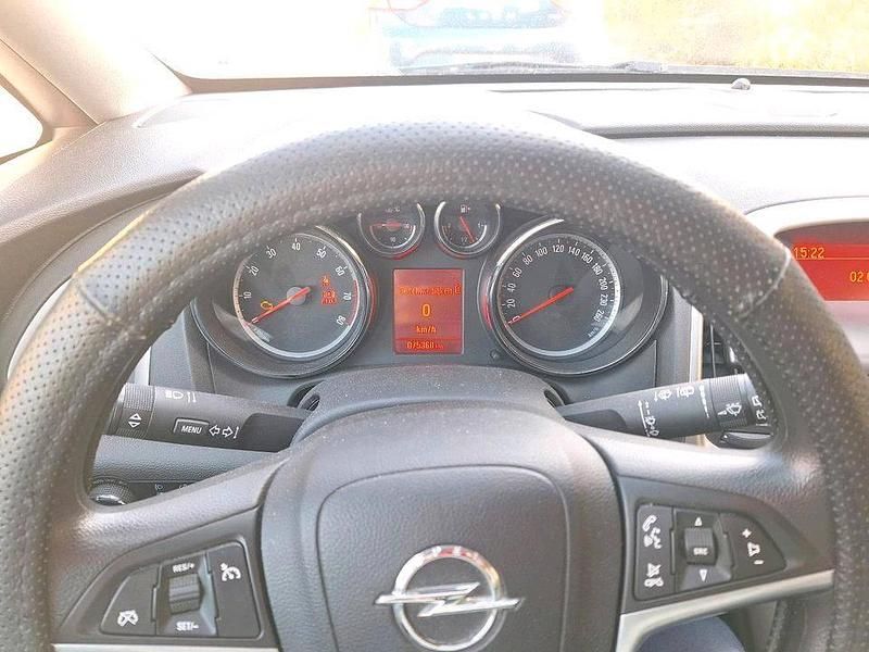 Gebraucht Opel Astra 140 PS (102 kW) 2012 Schwarz Kombi