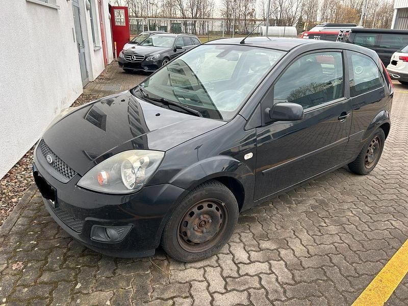 Gebraucht Ford Fiesta Ambiente 60 PS (44 kW) 2007 Schwarz Kleinwagen