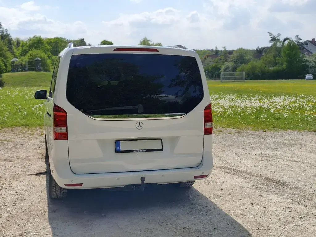 Gebraucht Mercedes V220 Edition 163 PS (119 kW) 2014 Weiß Van / Kleinbus