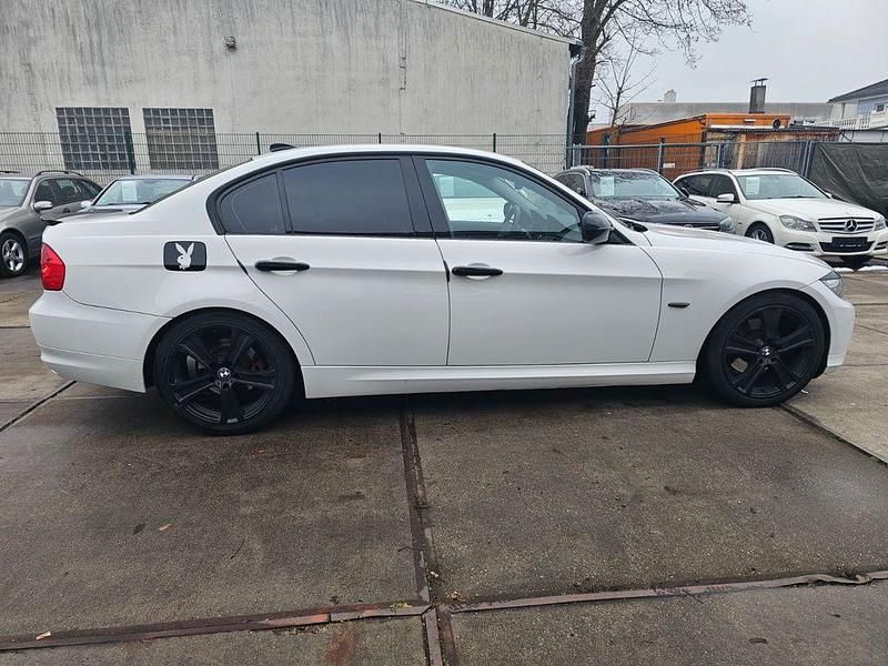 Gebraucht BMW 320 Efficient Dynamics 163 PS (119 kW) 2011 Weiß Limousine