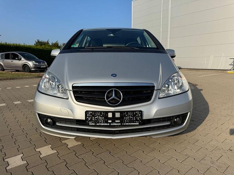 Gebraucht Mercedes A180 116 PS (85 kW) 2010 Silber Van / Kleinbus