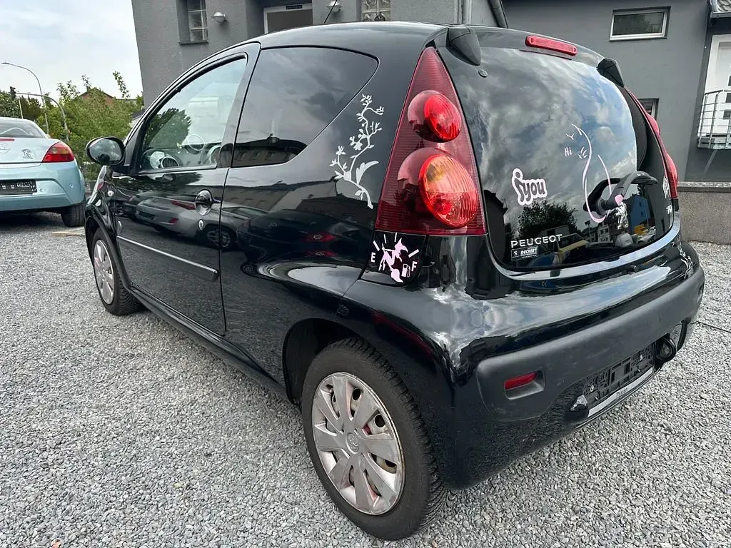 Gebraucht Peugeot 107 Envy 68 PS (50 kW) 2012 Schwarz Kleinwagen