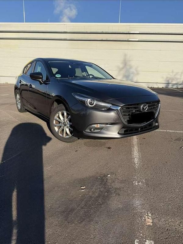 Grau Gebraucht 2017 Mazda 3 Exclusive-Line Kleinwagen | 11.100 € (Fairer Preis) - Bild 1/4