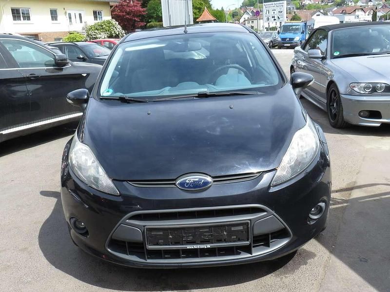 Gebraucht Ford Fiesta Trend 82 PS (60 kW) 2012 Pantherschwarz metallic Kleinwagen