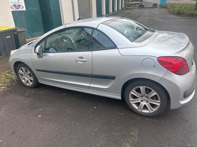 Gebraucht Peugeot 207 CC 120 PS (88 kW) 2008 Silber Cabrio